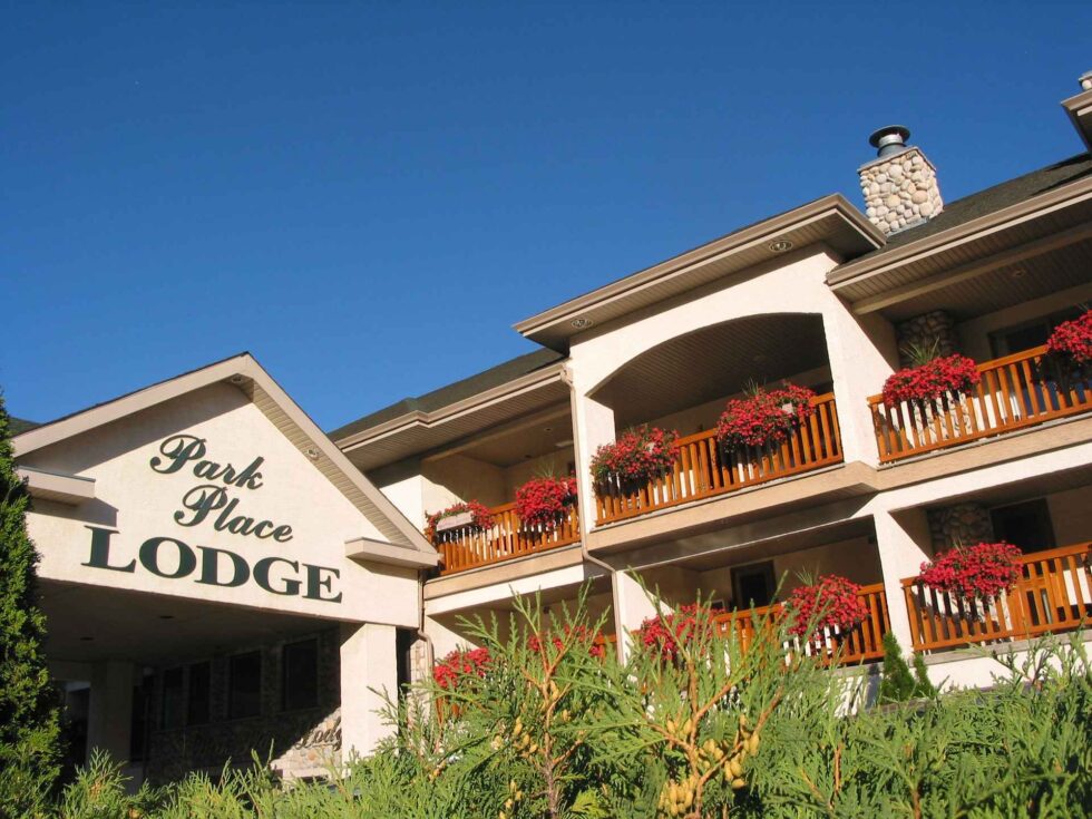 Lodging Elk River Guiding Company